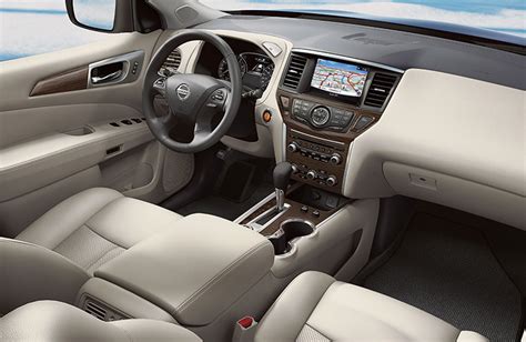 2020-Nissan-Pathfinder-Interior-B-5_o - Glendale Nissan