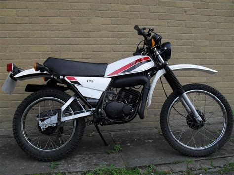 Yamaha DT 175 MX Moto Enduro, Scrambler Motorcycle, Motorcycle Gear ...