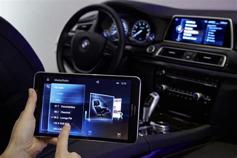 CES 2015: BMW demonstrates future iDrive with touchscreen, gesture and ...