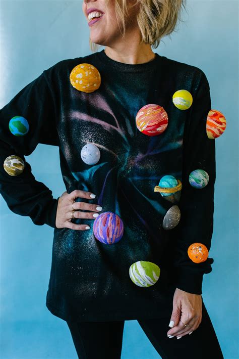 DIY Solar System Costume for Halloween | The Pretty Life Girls