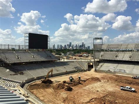 UH’s stadium naming-rights deal among colleges’ most lucrative