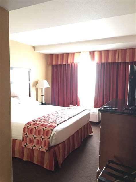 Drury Inn & Suites Phoenix Airport - 51 Photos & 77 Reviews - Hotels - 3333 E University Dr ...