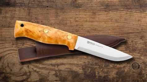 The Best Bushcraft Knife of 2021 (10 Knives Expert Reviewed)