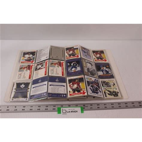 Darryl Sittler Hockey Cards in Folder - (5) Sleeves - Bodnarus ...