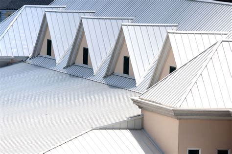 The Pros and Cons of Cool Roofs (and What They Are) | Homes.com