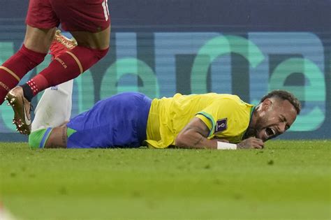 Injured Neymar to Miss Brazil's Second World Cup Match - Bloomberg