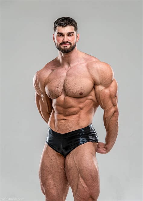 Russian IFBB Pro bodybuilder Artyom Puchkov - Worldwide Body Builders