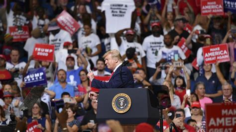 Le lancement de la campagne de Donald Trump pour sa réélection, un air de déjà-vu