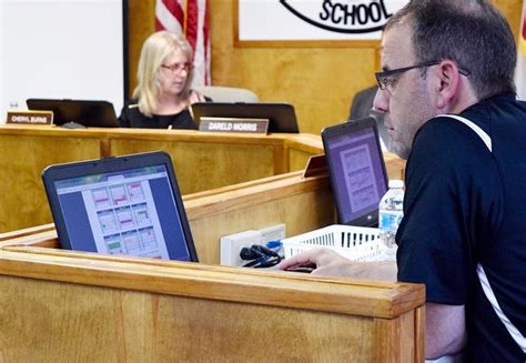 Smithville ISD approves $680,000 in teacher, staff raises