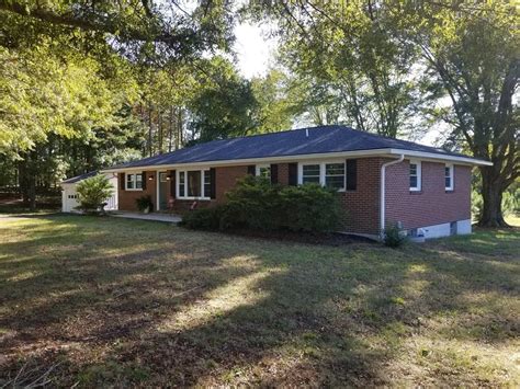 1424 Rocksprings Rd, Ringgold, VA 24586 - realtor.com®