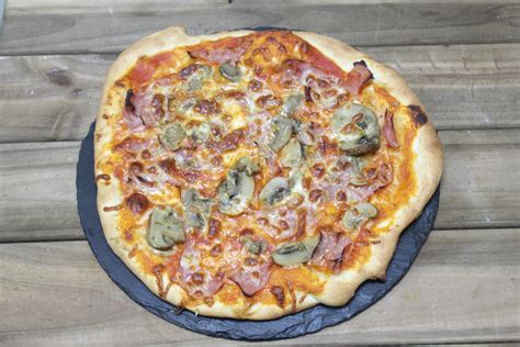 Pizza de champiñones y jamón york - Cocina Fácil y Elaborada