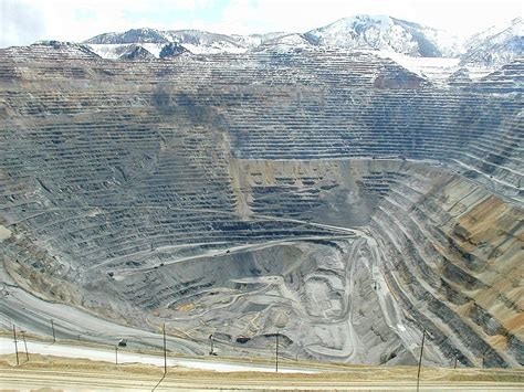 The World’s 5 Largest Open-Pit Mines | iseekplant