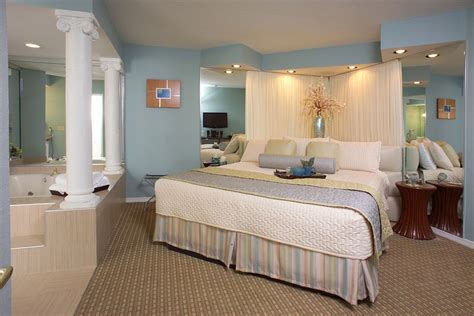 Star Island Resort and Club in Kissimmee | Star island, Florida hotels, Jacuzzi hotel