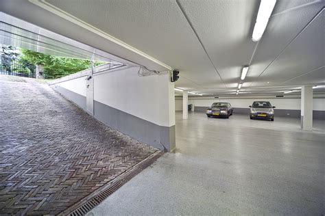 Residential Underground Garage Plan – DECOREDO | Casas com garagem subterranea, Casas, Casa com ...