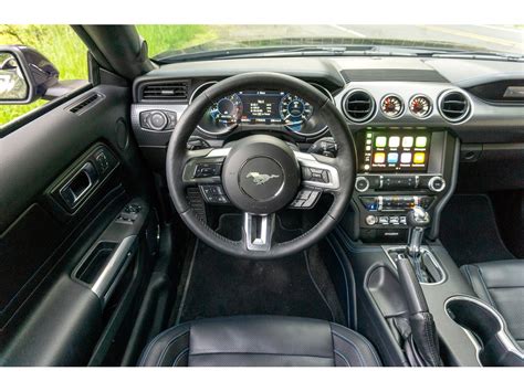 2021 Ford Mustang: 245 Interior Photos | U.S. News & World Report