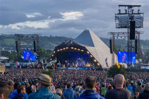 The 2024 Glastonbury Line-Up Has Been Revealed! | SPIN1038