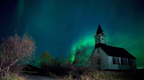 5 Great Short Tours to Northern Lights ICELAND (2024-2025)