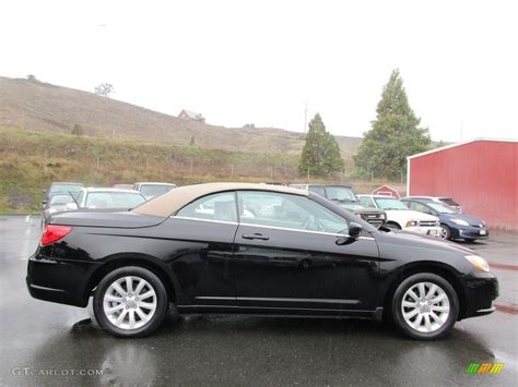 2013 Black Chrysler 200 Touring Convertible #117434868 Photo #8 | GTCarLot.com - Car Color Galleries