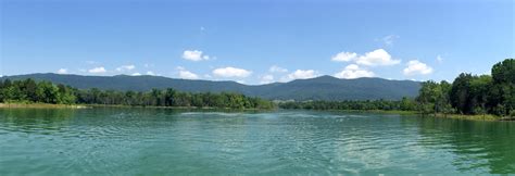 Norris Lake, TN (oc) [5778x1978] : r/EarthPorn