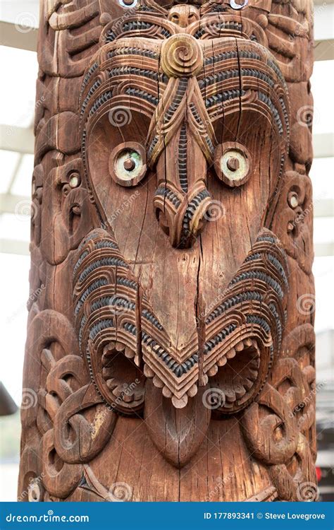 Traditional Maori Face Carving Editorial Photo - Image of puia, culture ...