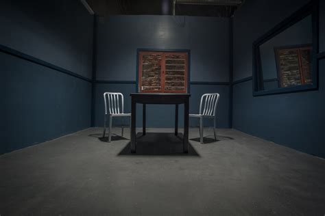 Interrogation Room Standing Set in Los Angeles - Jail Cells, Bullpen