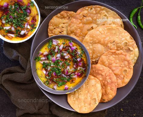 Dal Pakwan - Sindhi breakfast - SecondRecipe