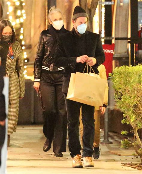 Keanu Reeves, Girlfriend Alexandra Grant Enjoy Rare Night Out: Pics