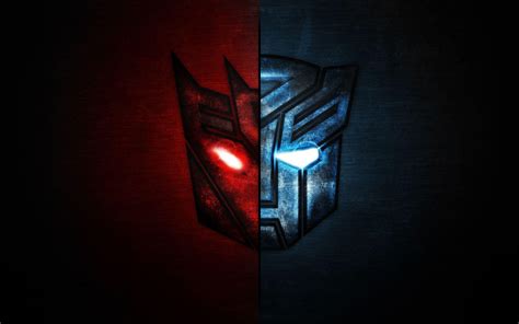 Autobots Vs Decepticons Wallpaper