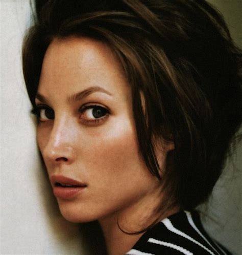 CT's bob | Christy turlington, Supermodel beauty secrets, Beauty