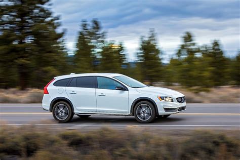 VOLVO V60 Cross Country Specs & Photos - 2015, 2016, 2017, 2018 - autoevolution