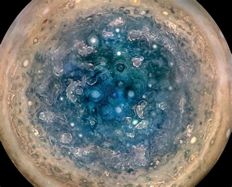 The weather on Jupiter is pure art in this new Juno satellite image ...