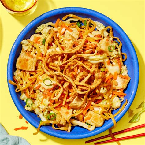 Recipe: Chrissy Teigen's Chinese Chicken Salad with Crispy Wontons ...