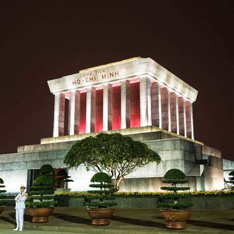 Ho Chi Minh Mausoleum | Mundo Asia