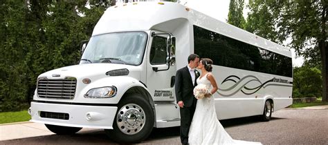 Wedding Limo Service in Detroit Michigan | Dream Limousines