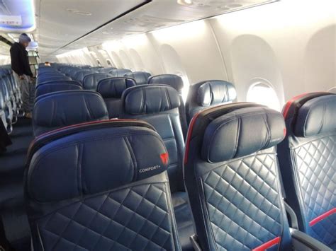 Delta Air Lines Boeing 737-900ER Main Cabin Economy Class Seats Configuration Photos | Delta ...