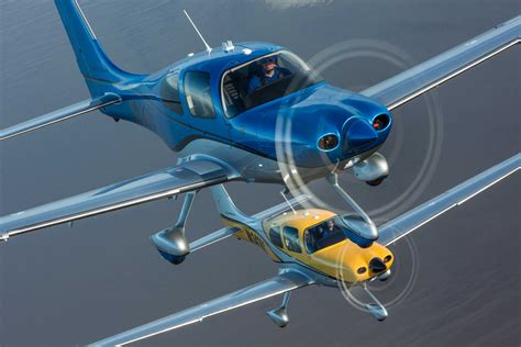 Cirrus unveils connected 2016 SR aircraft - FLYER