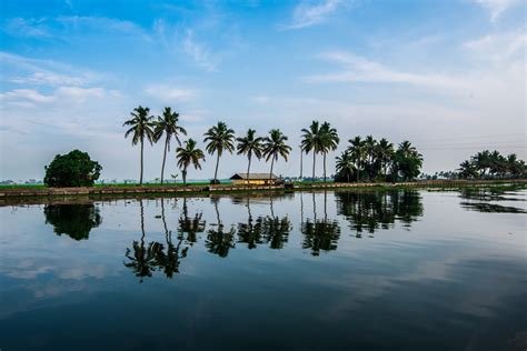 Experience The Tantalizing Aroma Of Spice & Plantations In Kerala ...