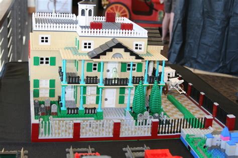 Haunted Mansion in Lego - Disney's Haunted Mansion