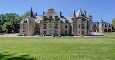 11 Castles You Can Rent For Vacation Around The World That Are Actually ...