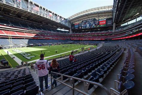 Houston Texans: NRG Stadium roof failed to fully open for game