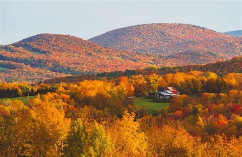 Vermont in the Fall - 10 Amazing Places to Admire colors!