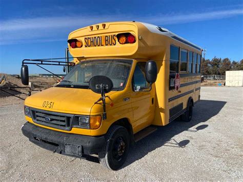 2003 Ford E-450 Super Duty Mini School Bus - Gavel Roads Online Auctions