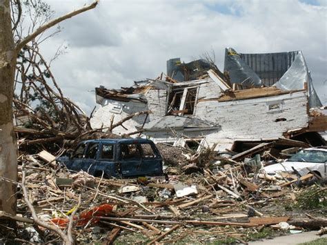 8 Photos Of The Aftermath Of The 2004 Tornado In Hallam, Nebraska