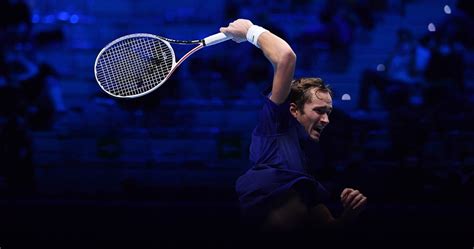 Medvedev stays unbeaten, saving two match points to stop Sinner at ATP Finals