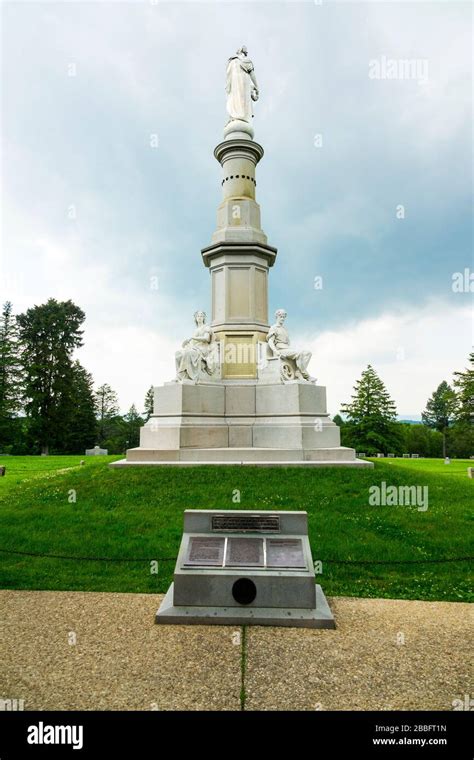 Soldiers national monument memorial at Gettysburg National Civil War Battlefield Military Park ...