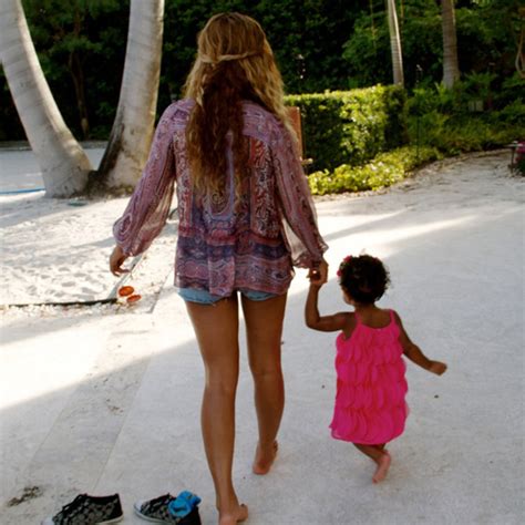 Beyoncé Shares New Pics of Blue Ivy - E! Online