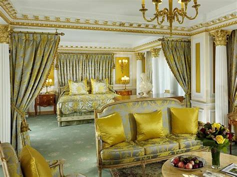 7-the-tower-royal-suite-at-the-new-york-palace-hotel-features-gold-leaf-in-the-crown-mo ...