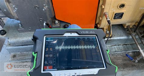 VIBWORKS Vibration Analyzer and Vibration Data Collector