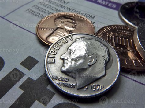 US Dollar Coins 6192461 Stock Photo at Vecteezy