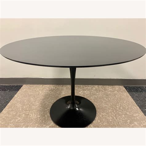 Knoll Saarinen Round Dining Table - AptDeco